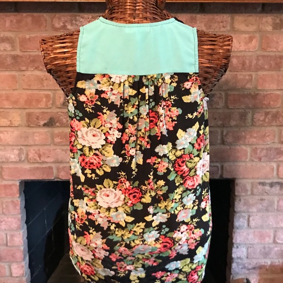 Faith and Joy Sleeveless Shirt Size Small - Picture 2 of 5